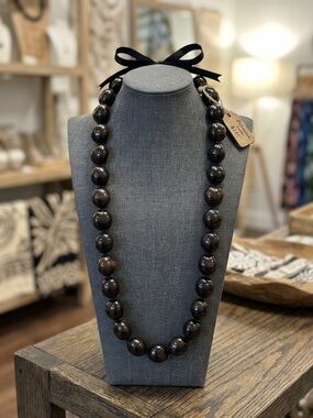 kukui nut lei (Hawaiian nut necklace)